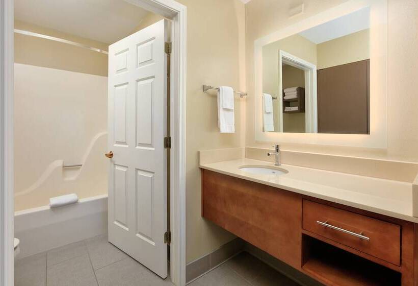 Люкс, Staybridge Suites Corning, An Ihg