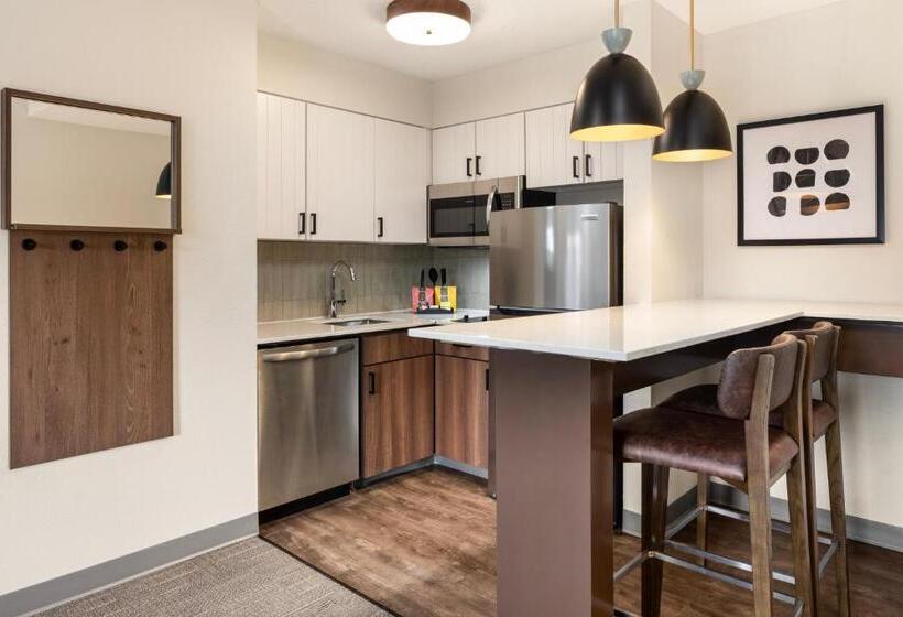 Номер Deluxe, Staybridge Suites Minneapolis Bloomington, An Ihg