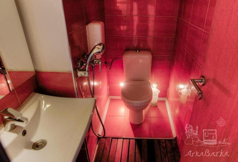اتاق استاندارد چهار تخته, Arkabarka Floating Hostel