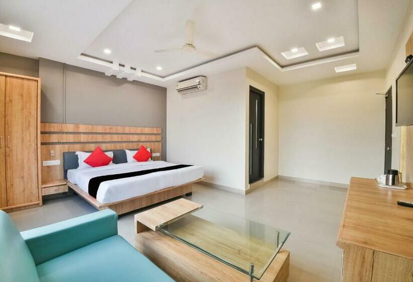 带大床的高级房间, Ardency Inn By Park Tree Udaipur