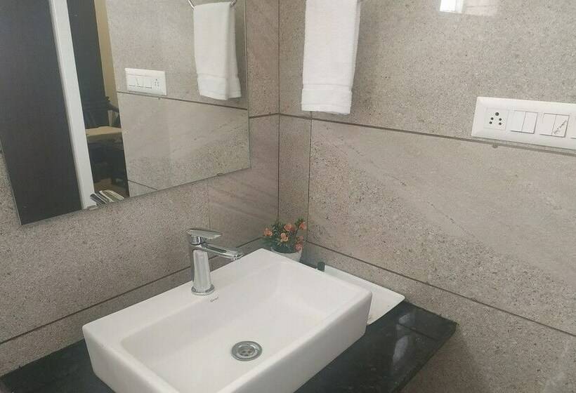 豪华房间, Sai