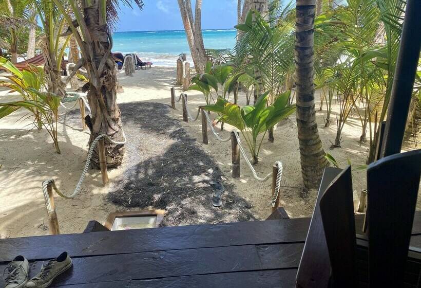 디럭스 코티지, Little Corn Beach And Bungalow