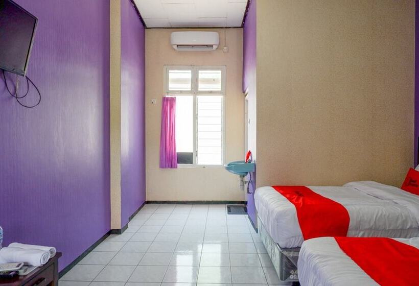 Номер Deluxe, Reddoorz Near Stasiun Kebumen