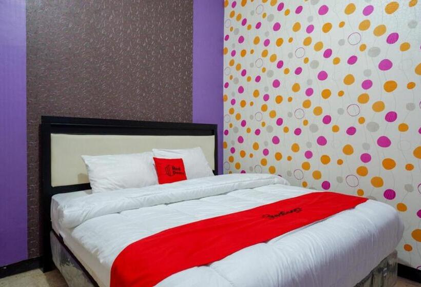 Семейный Номер, Reddoorz Near Stasiun Kebumen