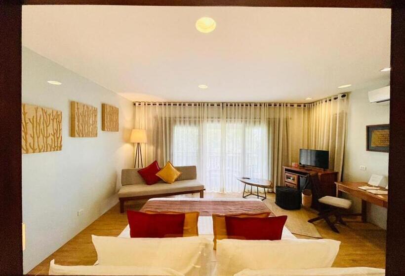 اتاق لوکس با تخت بزرگ, Amun Ini Beach Resort & Spa