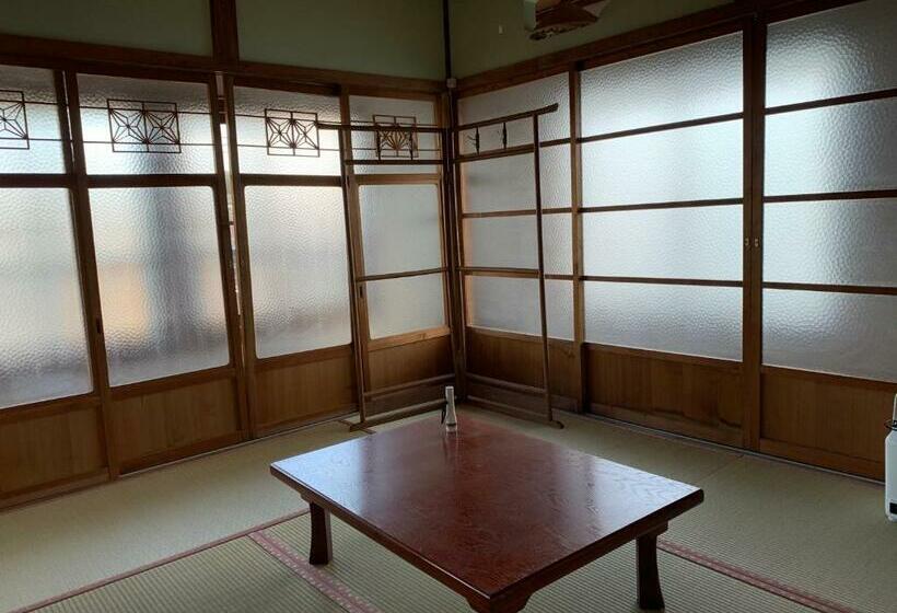 Трехместный Номер Стандарт Совместная Ванная, Guest Cafe Kuchikumano