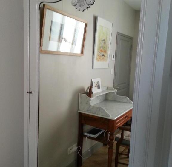 Номер Стандарт, Relais St Jacques   Roanne