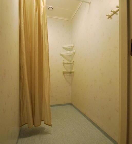 四人标准间, Hellidens Slott