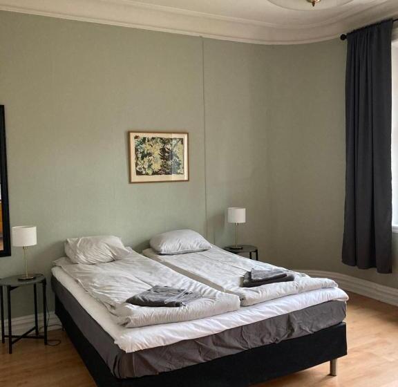 标准间, Hellidens Slott