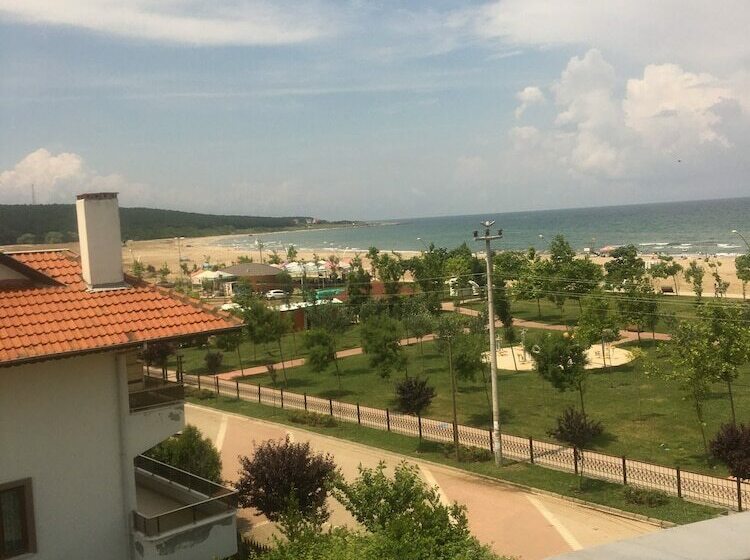 Семейные Апартаменты, Lapina Pension & Restaurant