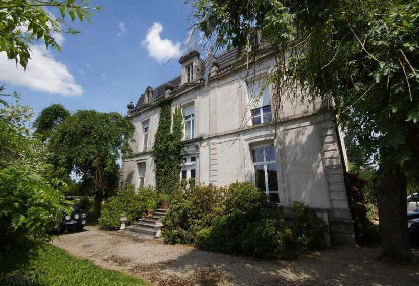 Standard room with outdoor bath, Le Clos Domremy