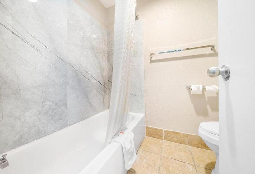Номер Стандарт, Baymont By Wyndham Muncie Near Ball State University