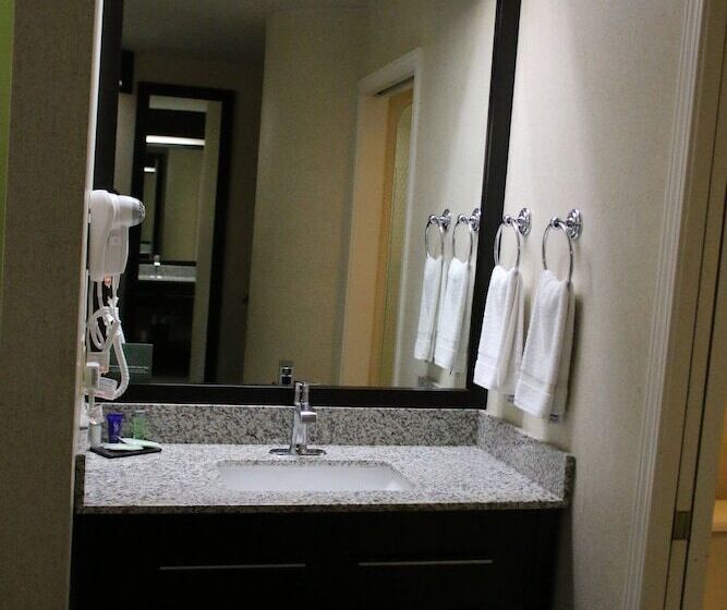 스탠다드 룸 더블 침대 2개, Sleep Inn Near Great Lakes Naval Base