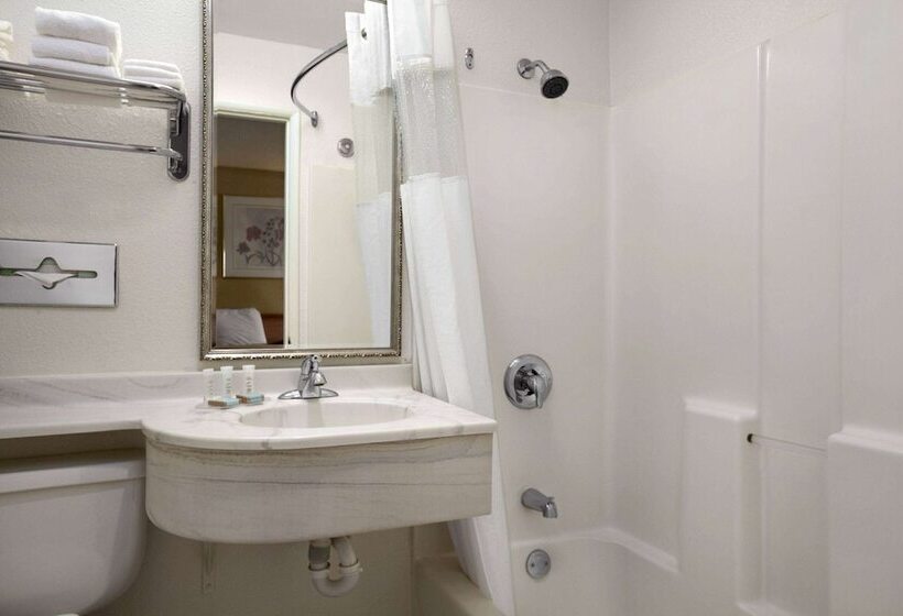 Номер Стандарт 2 Двуспальные Кровати, Travelodge By Wyndham Pendleton Or