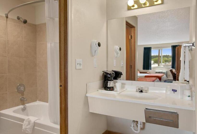 스탠다드 룸, Travelodge By Wyndham Port Of Tacoma Wa