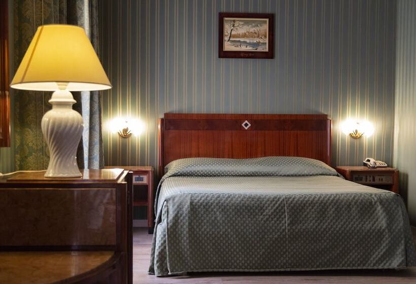 اتاق استاندارد, Jr Hotels Bocconi Milano