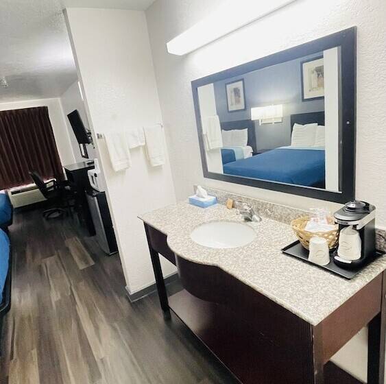 Номер Стандарт 2 Двуспальные Кровати, Americas Best Value Inn Pinckneyville