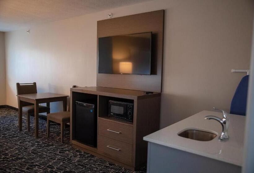 キングサイズベッドのスイートルーム, Clarion Pointe Indianapolis Airport