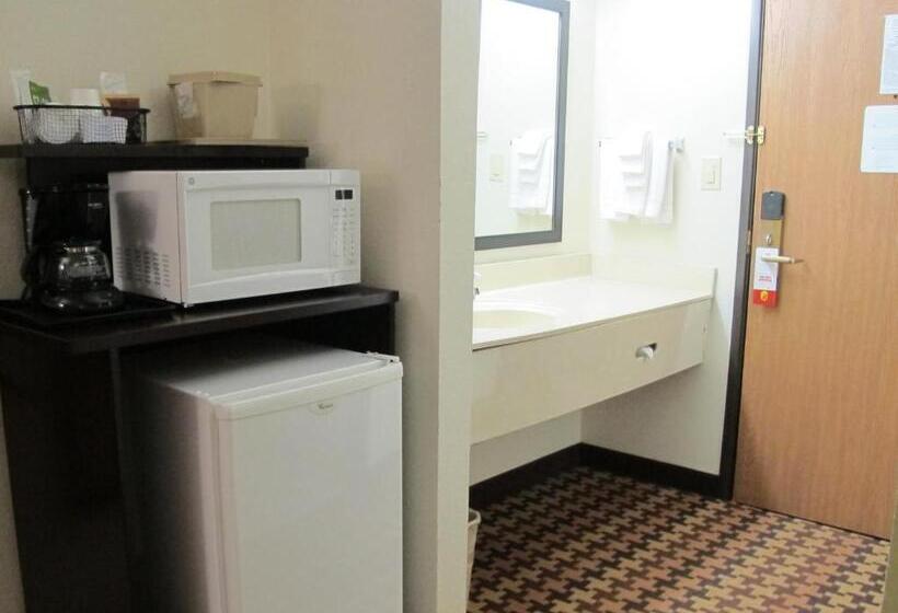 身障者適用キングサイズベッドルーム, Super 8 By Wyndham Cloverdale In
