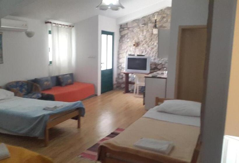 Студия Стандарт, Guest House Fosa