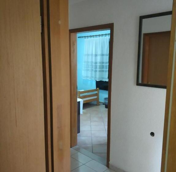 Трехместный Номер Стандарт с Балконом, Guest House Fosa