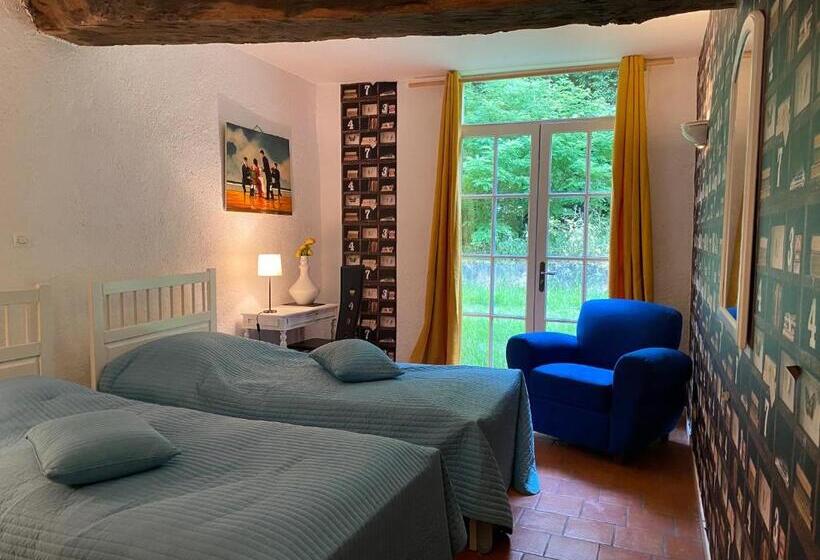 Номер Стандарт Вид на Сад, Le Domaine De La Cour
