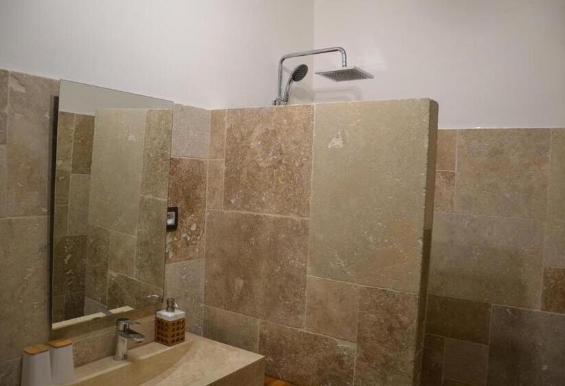 Трехместный Номер Комфорт, Maison Saint Louis Avec Jacuzzi
