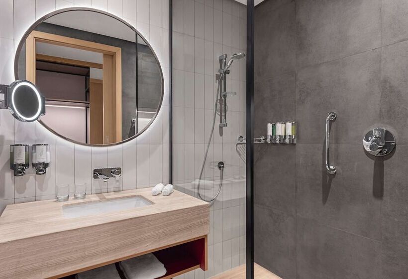 패밀리 연결 룸, Hampton By Hilton Marjan Island