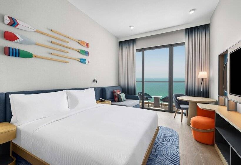 패밀리 연결 룸, Hampton By Hilton Marjan Island