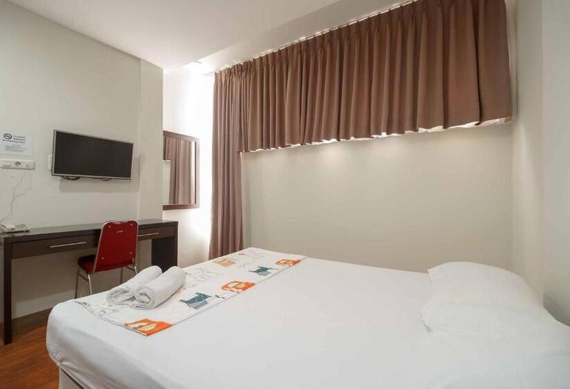 Номер Deluxe, Avalon Karawaci Mitra Reddoorz