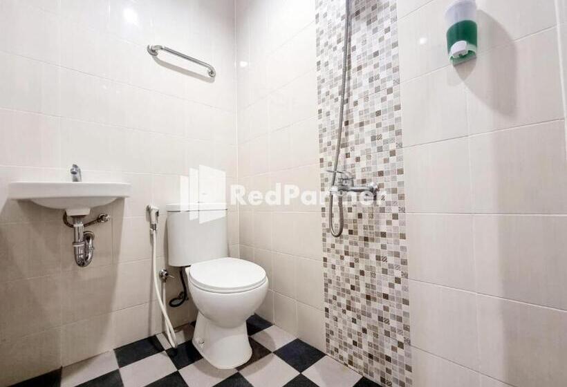 Номер Deluxe, Pandawa Guest House At Ngaliyan Square Mitra Reddoorz