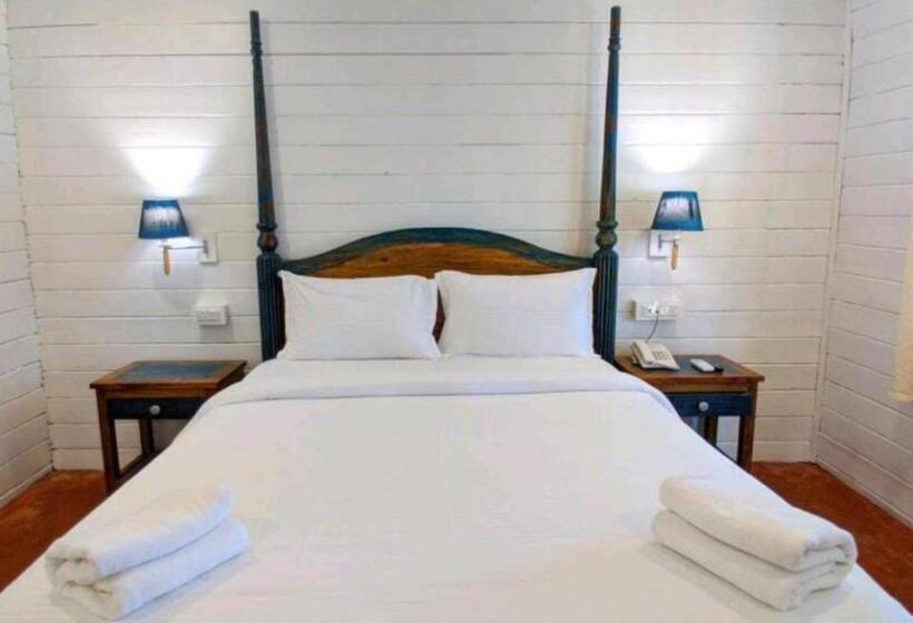 Номер Deluxe, Lotusfeet Beach Resort Morjim