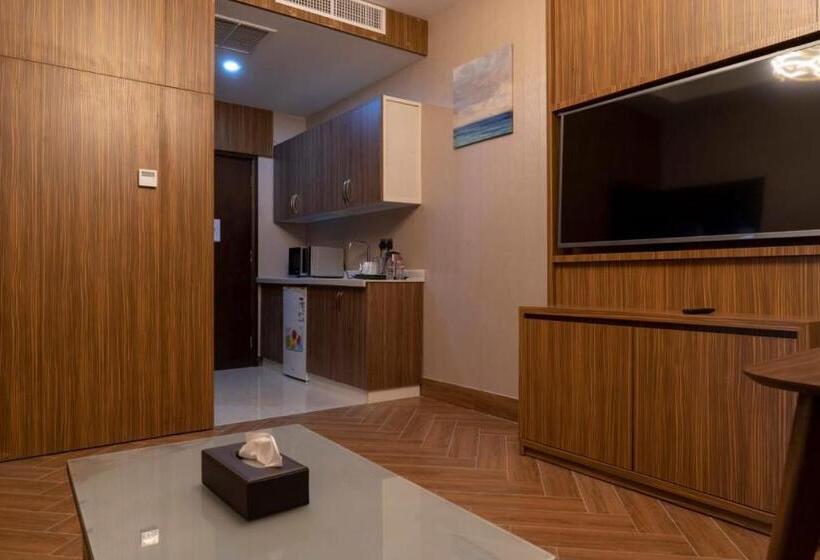 Полулюкс, Golden Tower Hotel Alkhobar Corniche