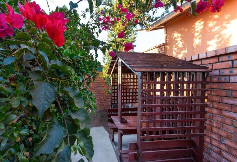 Апартаменты 1 Спальня, Gariep Dam Sunrose Group Of Guest Houses