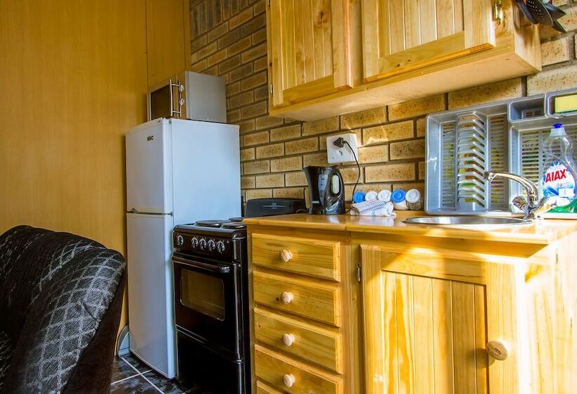 Апартаменты 1 Спальня, Gariep Dam Sunrose Group Of Guest Houses
