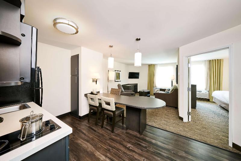 스위트, Sonesta Simply Suites Detroit Ann Arbor