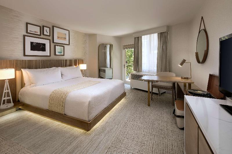 스탠다드 룸 킹사이즈 침대, Belamar Hotel Manhattan Beach, Tapestry Collection By Hilton