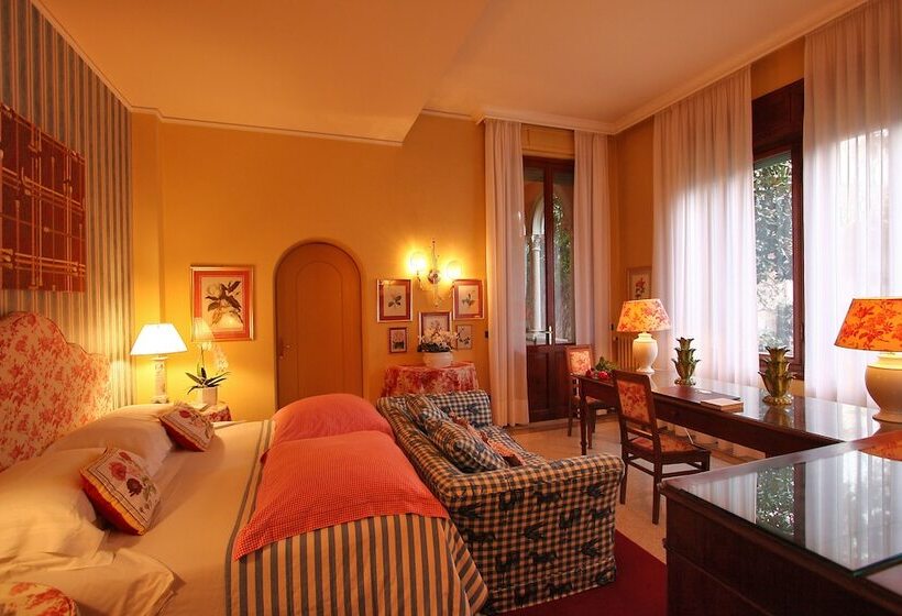 Люкс с Террасой, Villa Abbazia Relais & Chateaux