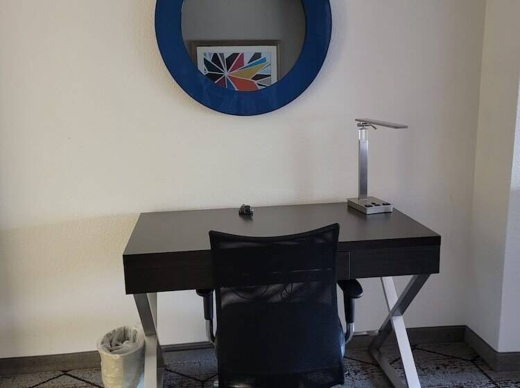 스위트, Wingate By Wyndham Greenville Airport