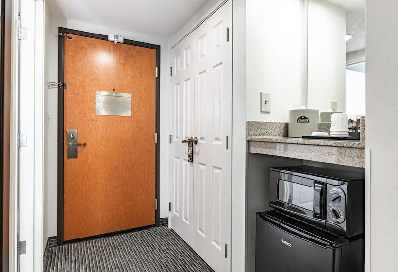 Номер Executive, Wingate By Wyndham Parkersburg   Vienna