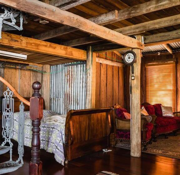 带大床的标准工作室, Capers Cottage And Barn Accommodation