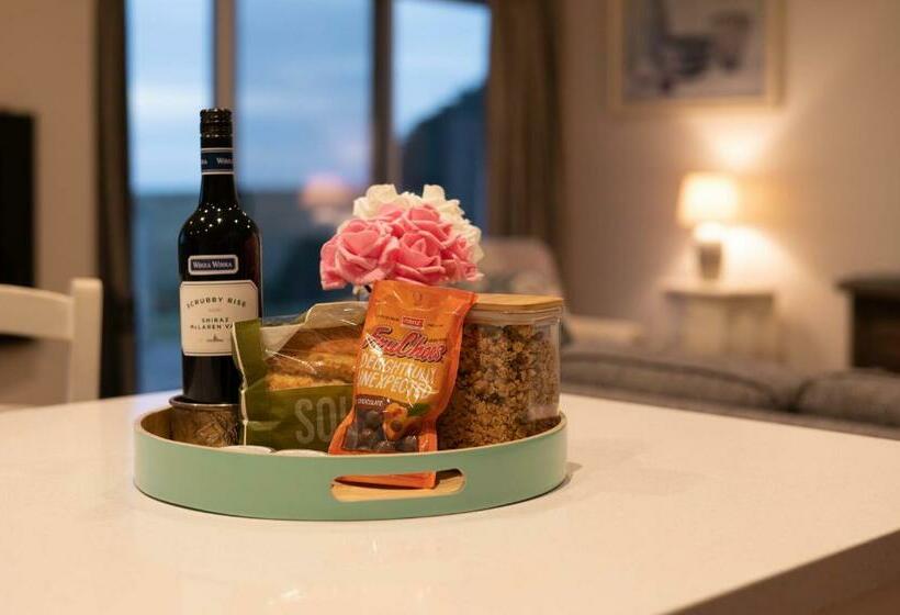 스위트 킹사이즈 침대, Coastal Lodge