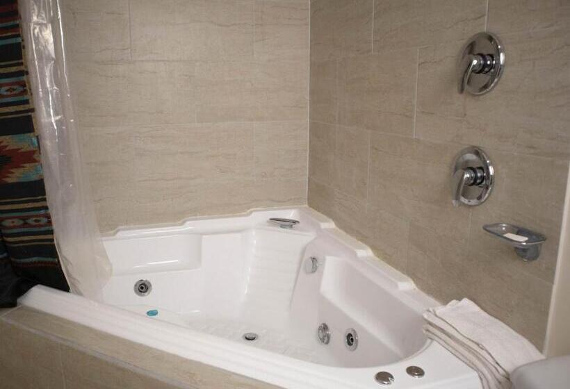 キングサイズベッドのスイートルーム, California Comfort & Suites
