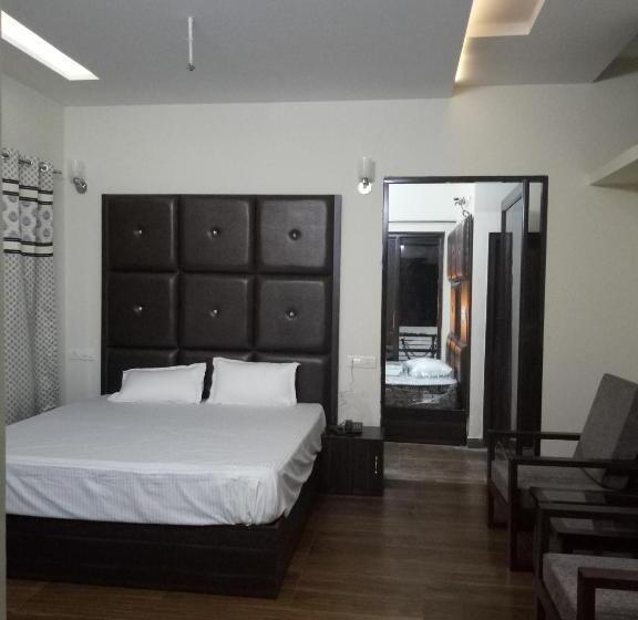 Семейный Номер, Temple View Inn