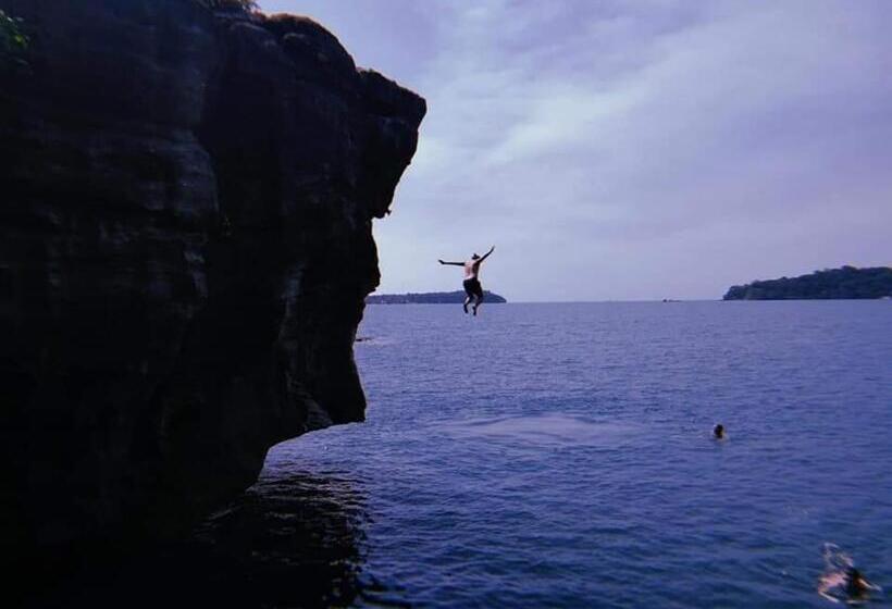 豪华洋房, Crusoe Koh Takiev Island