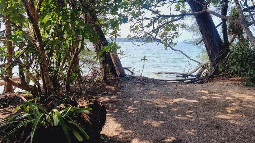 豪华洋房, Crusoe Koh Takiev Island