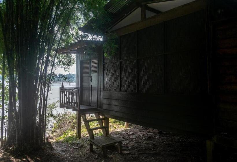 Бунгало Стандарт, Pomelo Restaurant And Guesthouse S Fishermen & A Tammarine Bungalow Riverfront   Immerse In Nature
