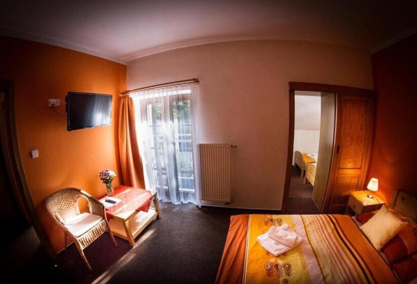Семейный Номер, Horský Hotel Sněženka