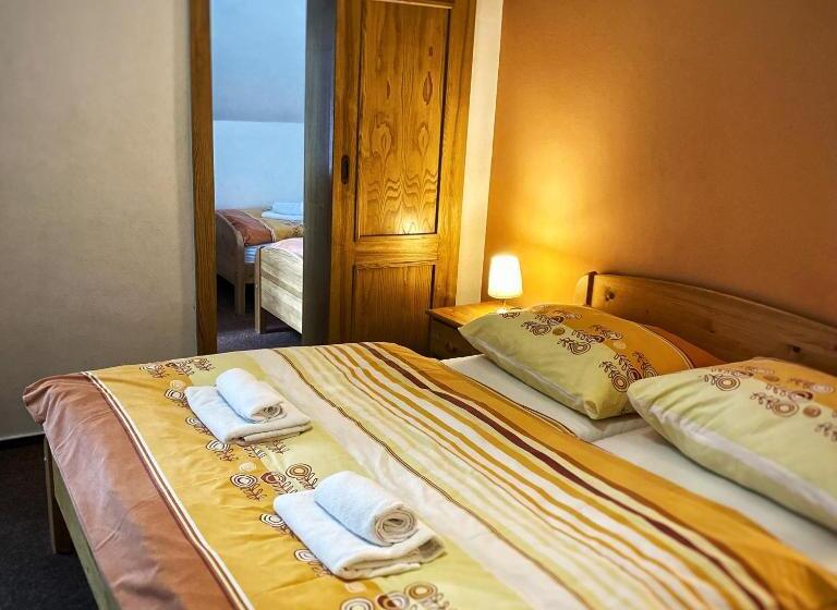 Семейный Номер, Horský Hotel Sněženka