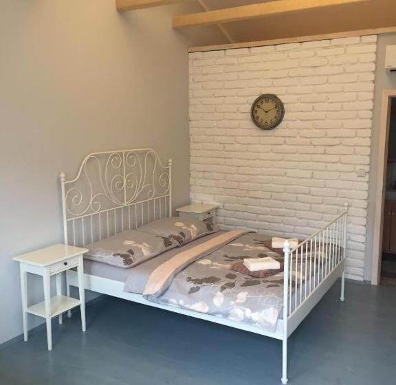 스탠다드 테라스 룸, La Bobul Apartments